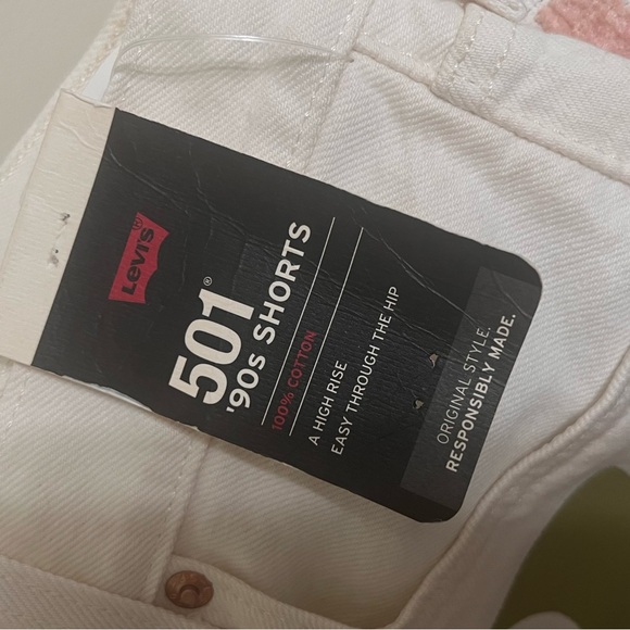 Levi’s Shorts 501 LOVE White Denim Jean size 25 NWT - Picture 7 of 8